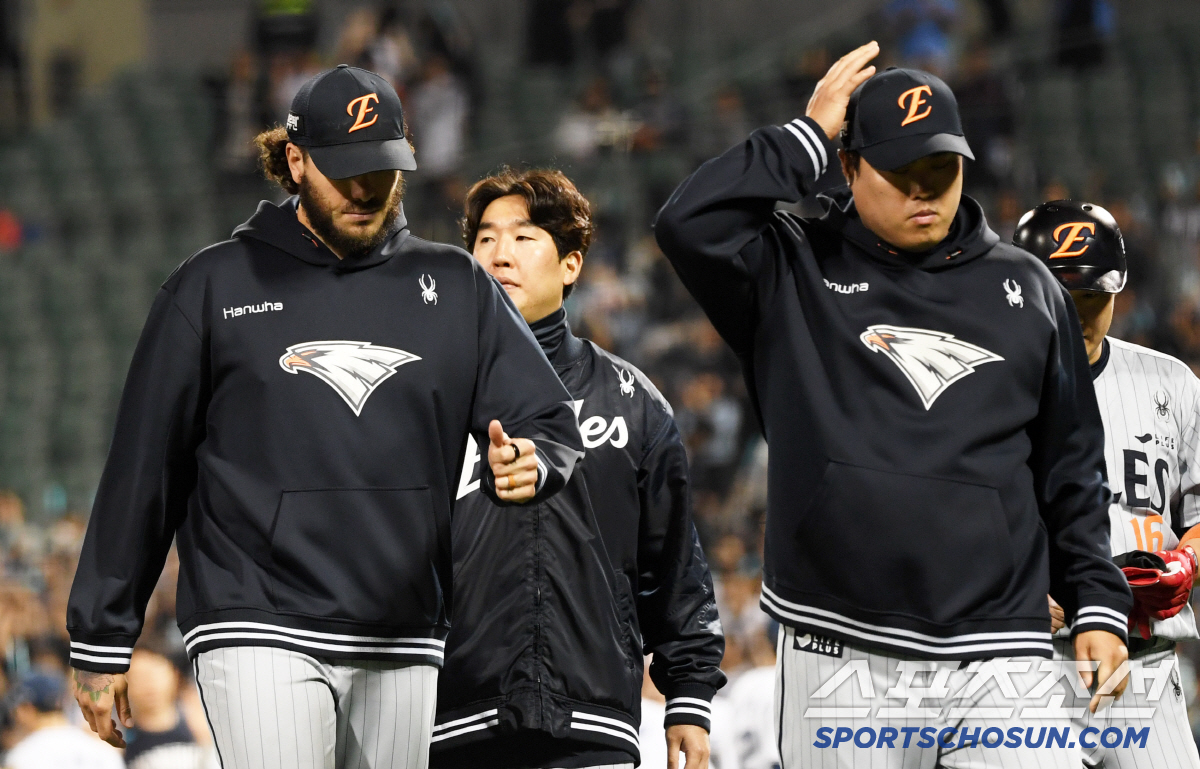 '구겨진 자존심' 신예 김녹원과 맞대결에서 판정패...굳어버린 에이스 폰…