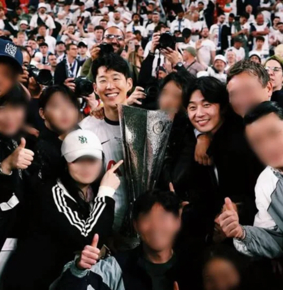 "기어코, 해냈다" 박서준 공개한 손흥민 우승 순간 '포옹+환호'