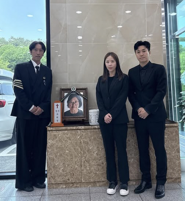 '모친상' 빽가, 코요태 위로 속 母와 이별 "천국 시끌벅적 해졌겠네"[…