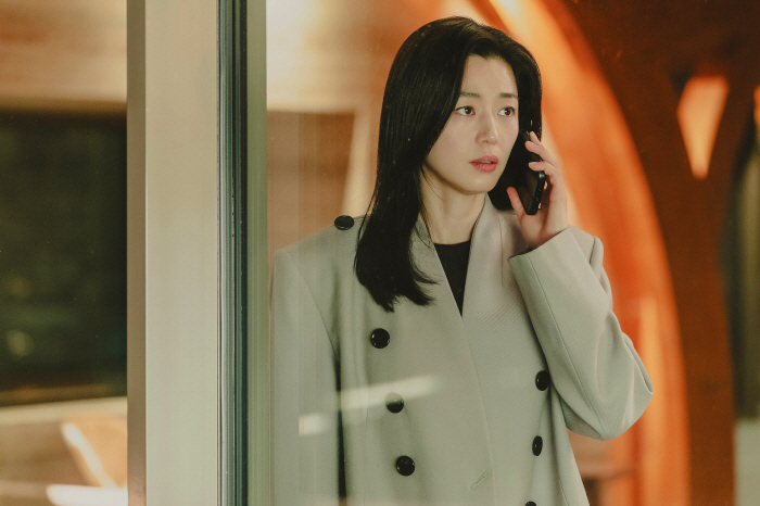[SC현장] "'넉오프'는 말씀 못 드립니다"..디즈니+, 넷플릭스 향한…