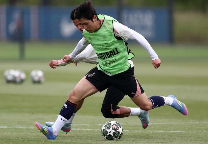 'PSG 지운' 이강인, 파리 잔류 유력 정황 포착! '영입 주도'한 캄…