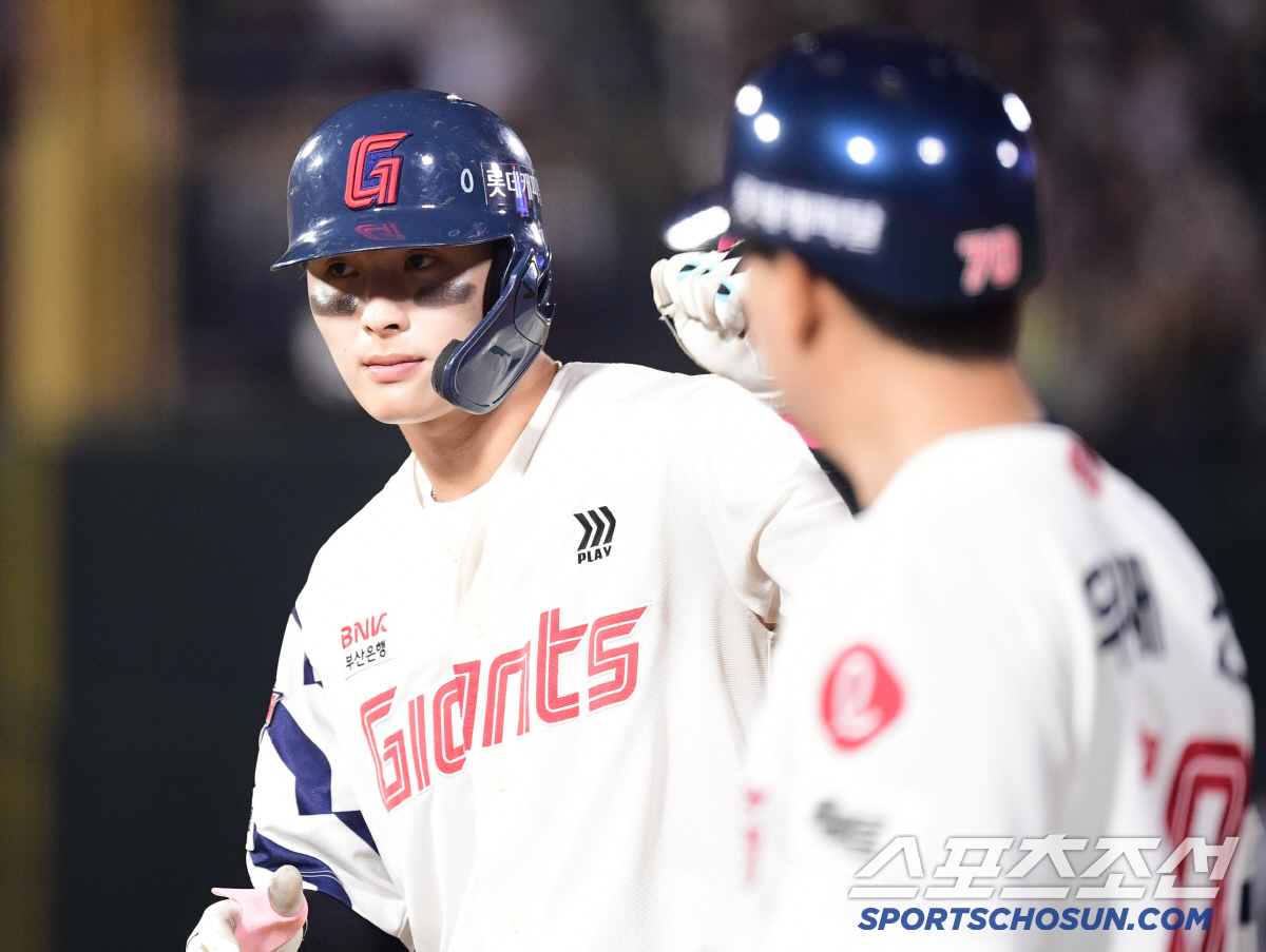 '1위 LG' 다음에 '0.5G 차 3위 한화'라니…2위 롯데 죽음의 일…
