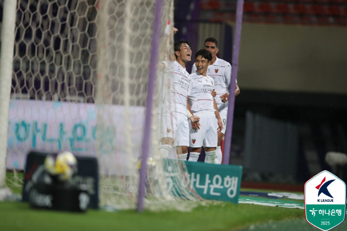 [현장리뷰]'높이 말고 침투로 뚫었다!'...'어정원-김인성 연속골' 포…