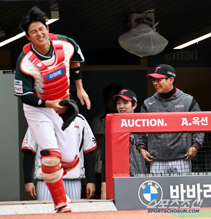 후배 포수 다칠라 ‘겉바속촉’ 박동원의 한마디, 흐뭇한 염갈량은 박수로 …