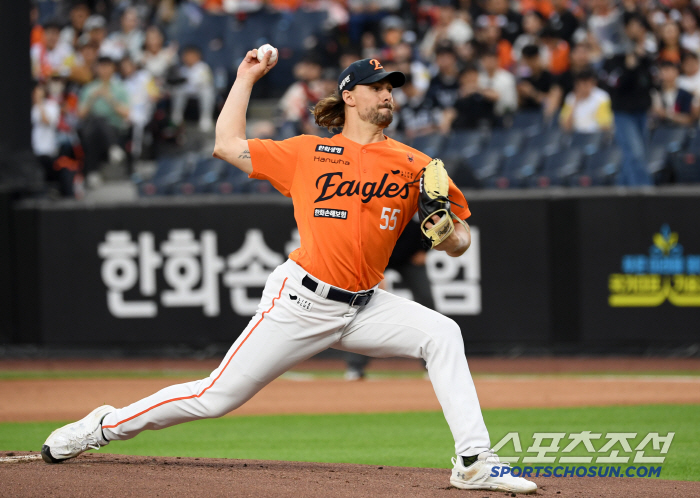 '완봉 기회였는데' 첫 타자 안타에 교체, 아쉽지 않았나 "오늘 경기 마…