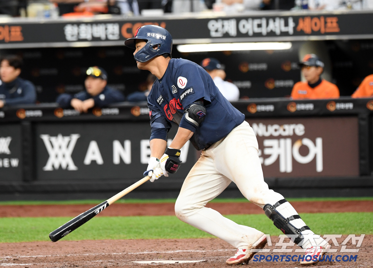 자2언츠 양보 못한다…손호영 개인 최다 5안타&결승타 미쳤다! 롯데, 연…
