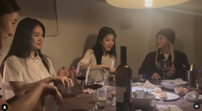 이효리, '아픈 손가락' 다섯 딸과 뭉클한 재회…팬들도 울었다