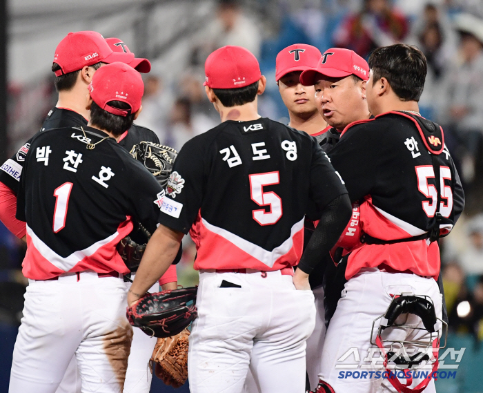 '와 이렇게 질 경기였나' 실책·실책·실책+4사구 지옥…KIA 참혹한 민낯 확인했다