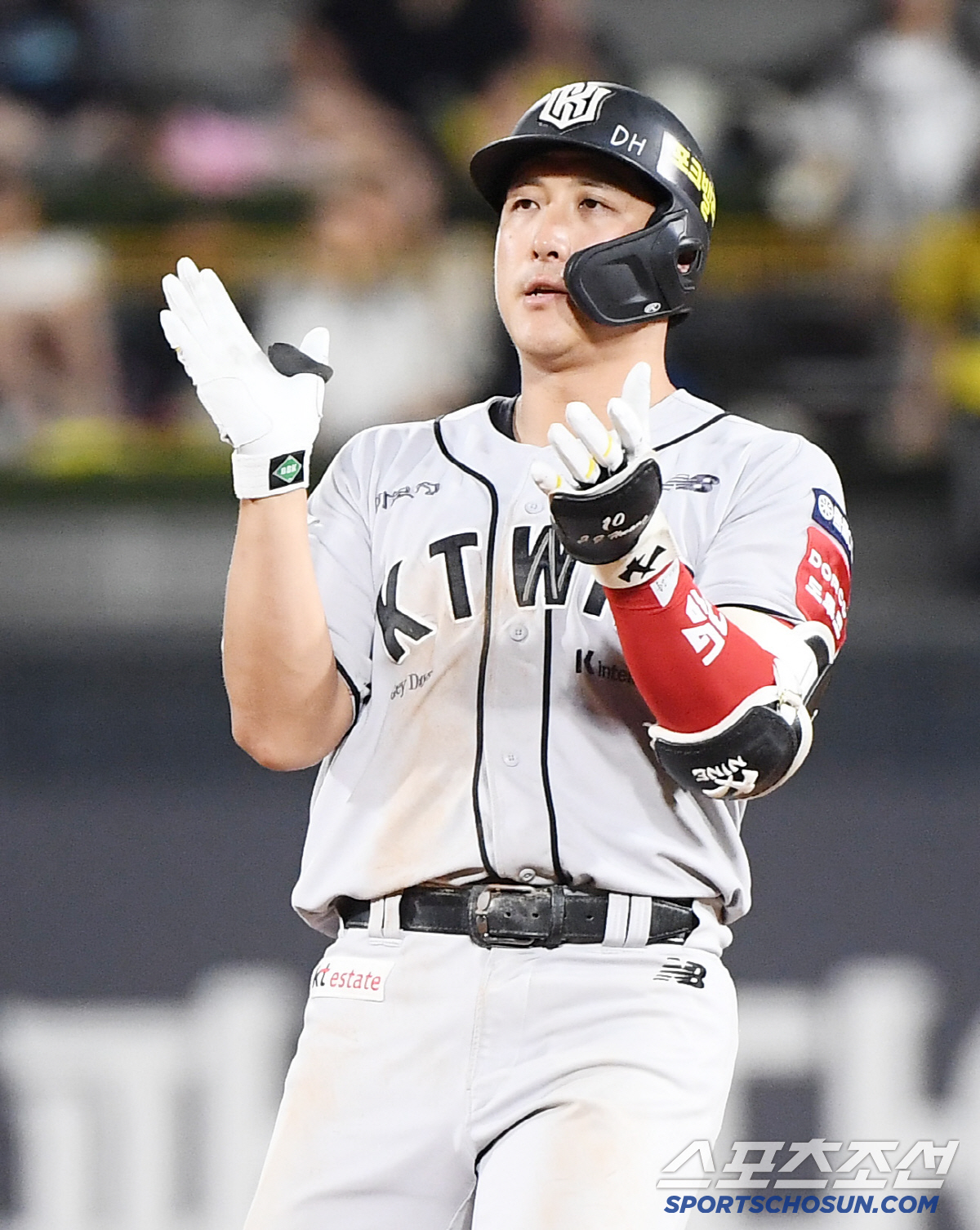 "재균이는 '돈복'이 있잖아" 3루수로 변신한 후, 귀신같이 부활했다..…
