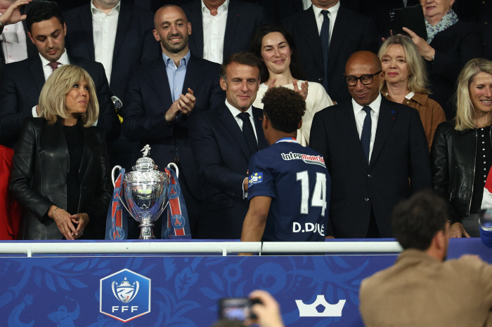 "정말 떠날 시간이야" 이강인 또 '0분', PSG 2년 연속 '프랑스 …