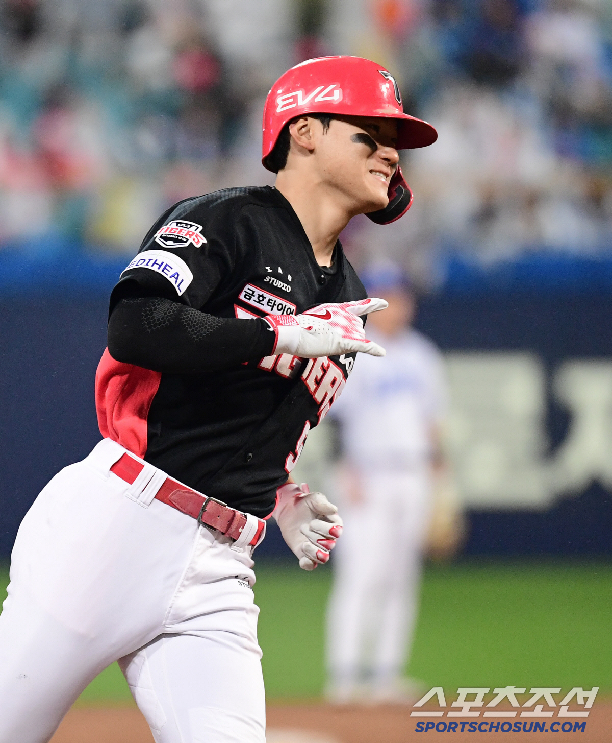 "계속 걸러야 하나, 지면 김도영한테 지는 것"…MVP 부활, 왜 하필 …