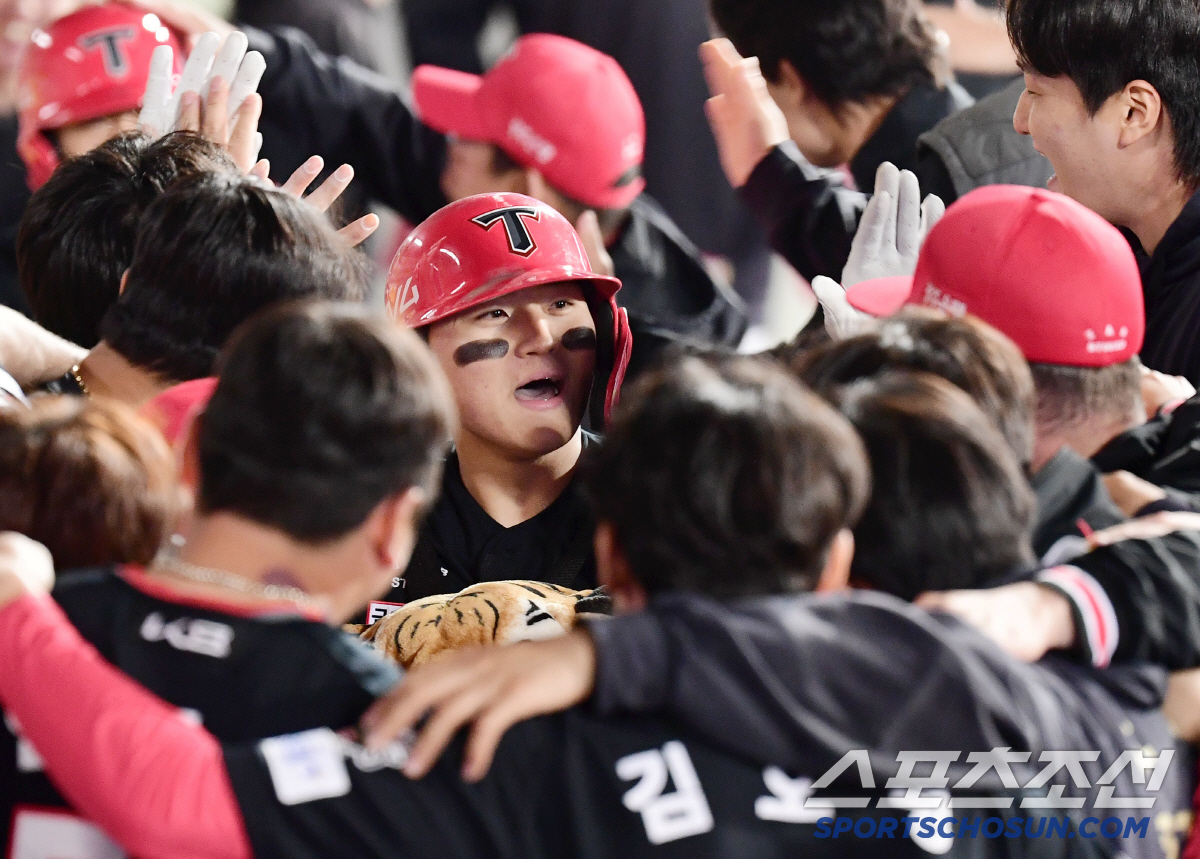 "계속 걸러야 하나, 지면 김도영한테 지는 것"…MVP 부활, 왜 하필 …