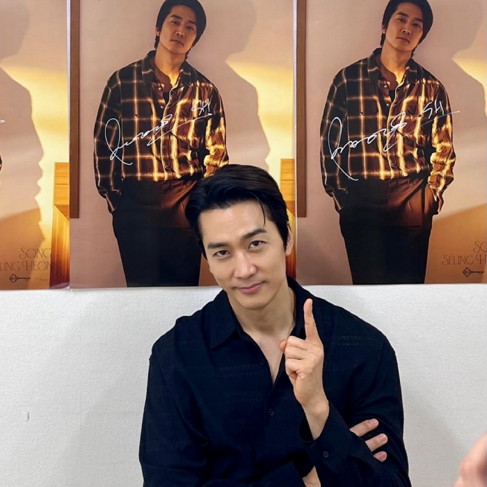 조각 비주얼 여전한 송승헌 “오랜만에 팬들과 행복한 시간”