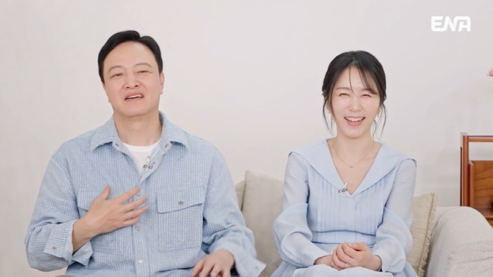 정웅인, 미모의 띠동갑 ♥아내와 함께 등장 "삼윤이 언니라고 해도 믿겠다…
