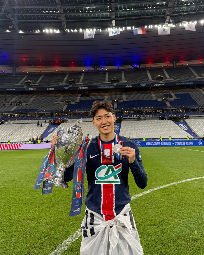 '쿼카 아니고 뤼카' 이강인과 태극기 세리머니한 'PSG 동료'…'韓 에…