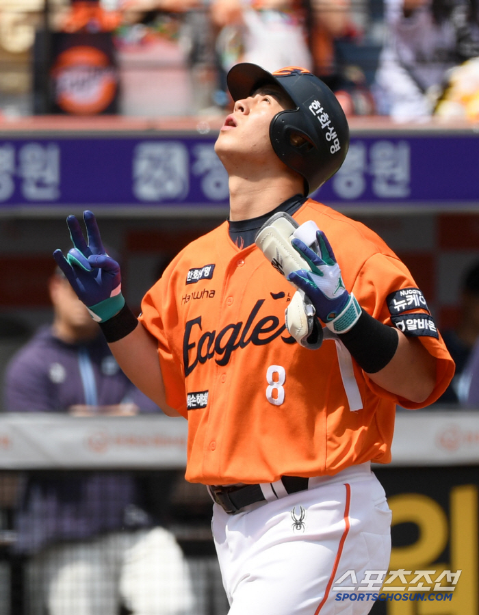 '타점 먹방 시작' 스리런포→적시타, 80타석 만에 홈런포 가동한 4번 타자 노시환