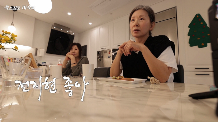 [종합] 이미숙, 후배 전지현 극찬하고 나선 이유.."걔 다시 봤어, 진…