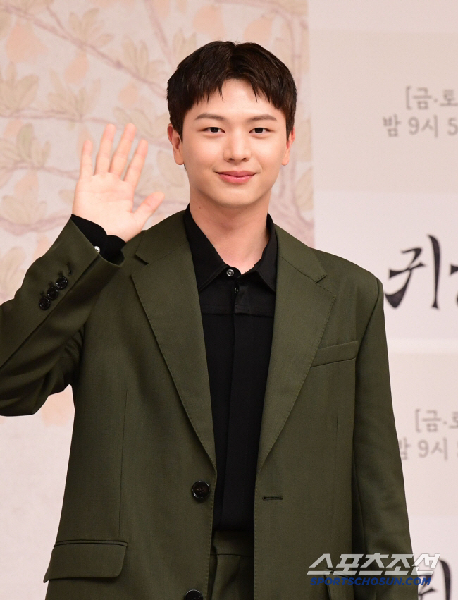 육성재, 찐 금수저 맞았다..“조부, 日 비단잉어 최초 수입” (백반기행)