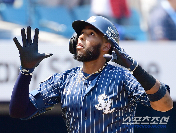 '끝내기 홈런 쾅!' 홈런 1위 디아즈 미쳤다…삼성, KIA에 위닝시리즈
