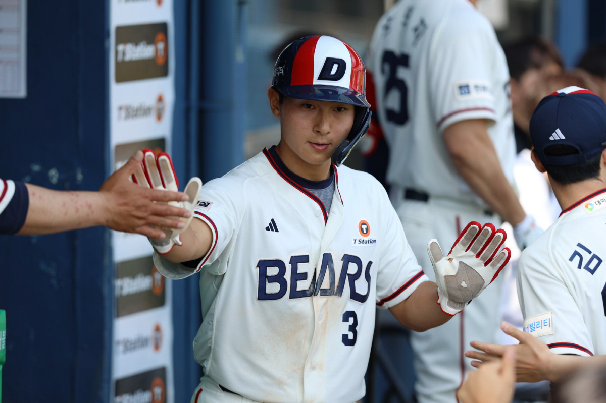 만루 3번에 3득점 → 병살타 3개 '악재' 이겨낸 승리…대견한 국민타자…