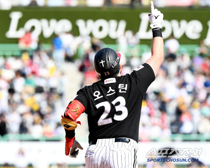 오스틴의 '도장깨기' 올해는 홈런이다. 벌써 작년의 절반쳤다. LG 첫 …
