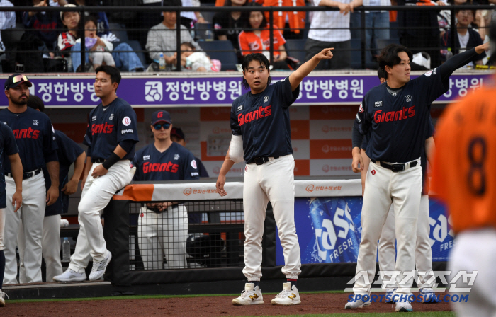 "추월한 거 아니야?"…연장 10회 끝내기 볼넷, 갑자기 마주선 롯데-한…