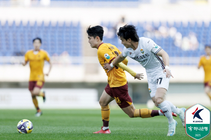 '김동현 결승 PK' 강원, 광주에 1-0 승 '광주전 4연승+7위 점프…