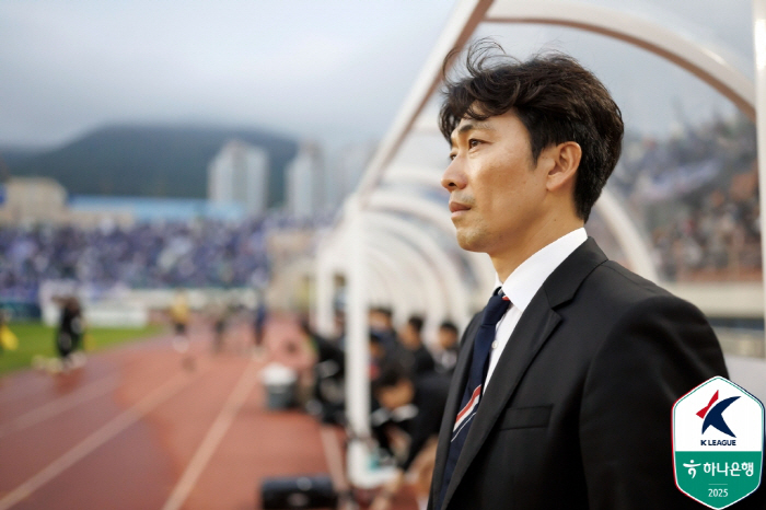 충격의 2연속 페널티킥 실축…"조현우 못지않은 선방"에 고개 떨군 일류첸…
