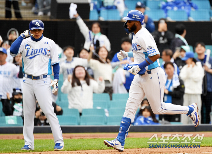 '퇴출 위기였는데, 감독 면담 후 OPS 1.175' 홈런왕 1순위, 대…