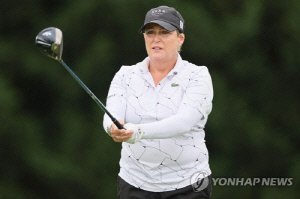 LPGA 통산 20승에 빛나는 커, 시니어투어 첫 우승