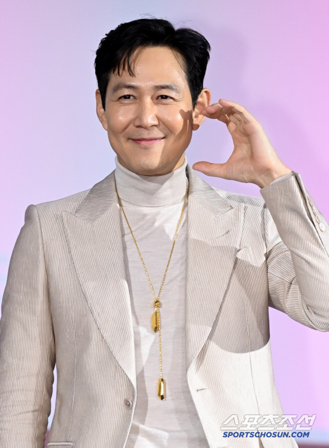 [공식] 이정재, 英제작사와 손잡고 K-POP 영화 '시크릿 아이돌' 만…