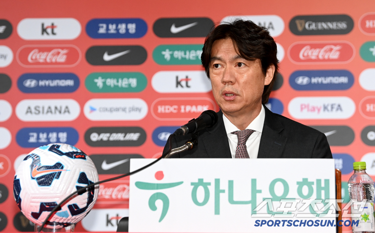 [현장 일문일답]홍명보 감독 "손흥민과 소통, 경기 소화 문제 없다고 전…