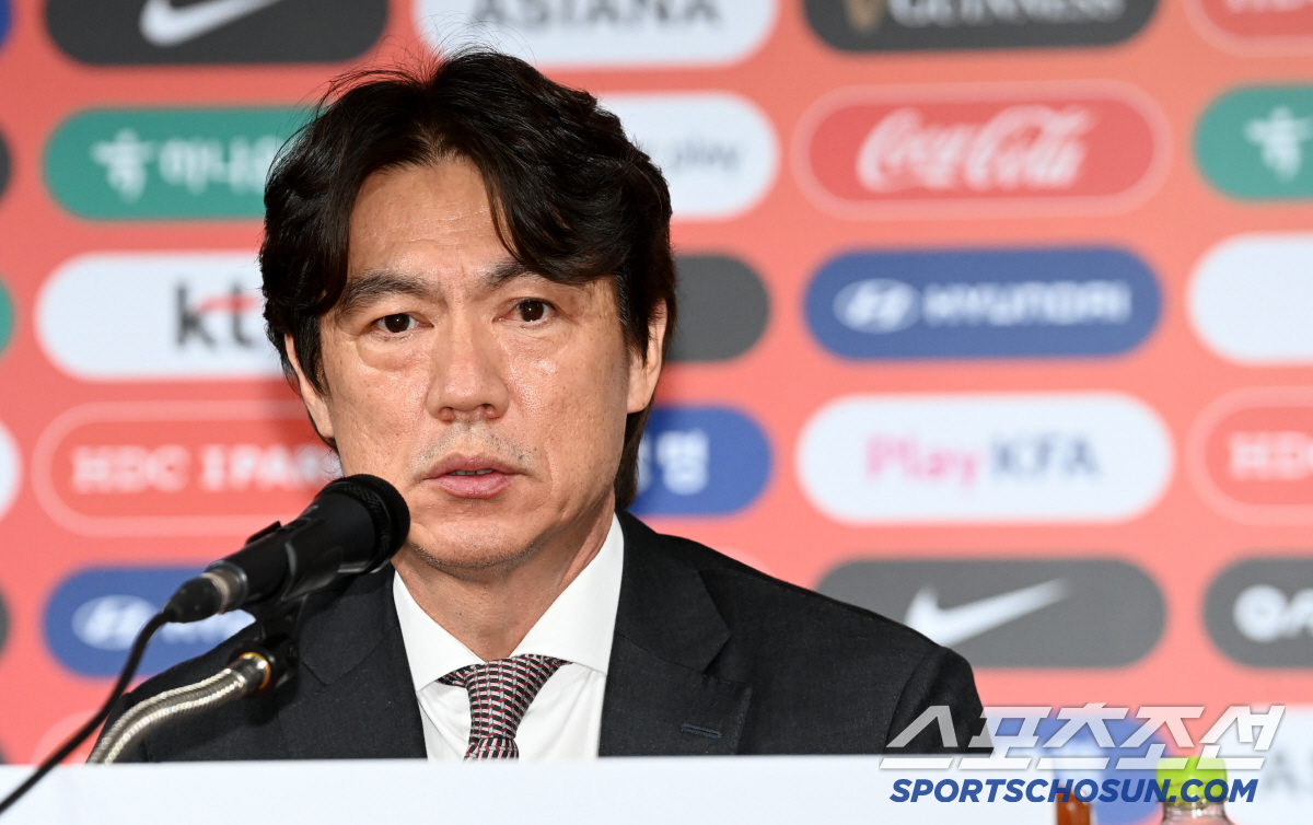 [현장 일문일답]홍명보 감독 "손흥민과 소통, 경기 소화 문제 없다고 전…