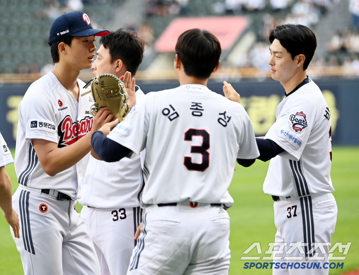 "친구한테 던지듯 해봐"…'19년 선배'가 이런 말을? 사령탑 인정한 '…