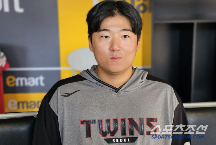 '이런 인연이...' 11년전 넥센에서 시구한 소년과 받은 포수, 감독이…