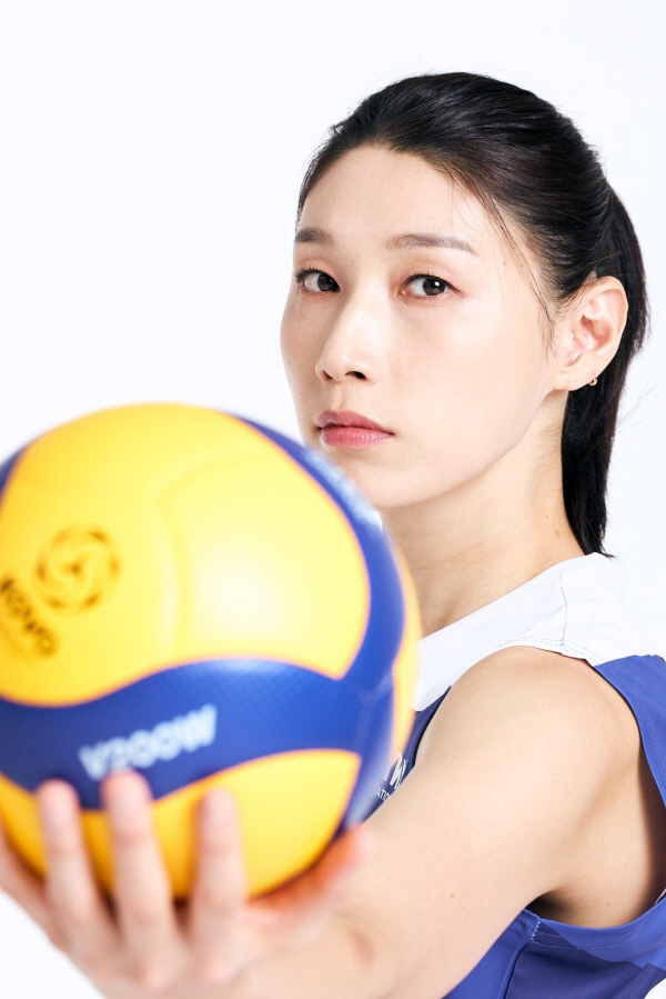 '배구황제' 김연경, 드디어 인생 제2막 연다...은퇴 후 예능으로 컴백