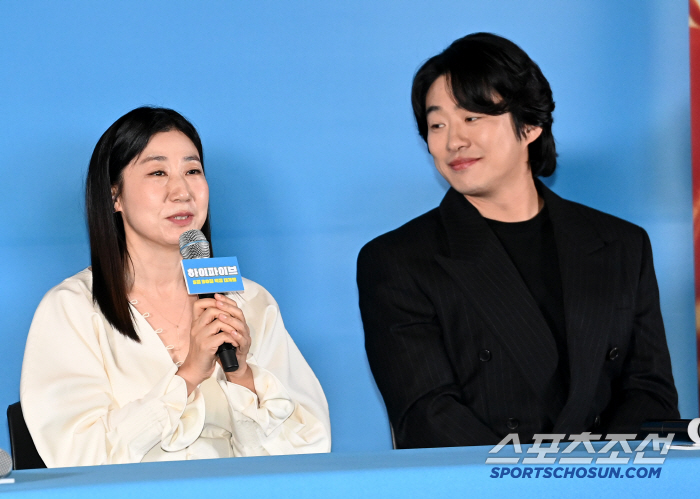 [포토] 안재홍, 라미란 바라보는 눈빛