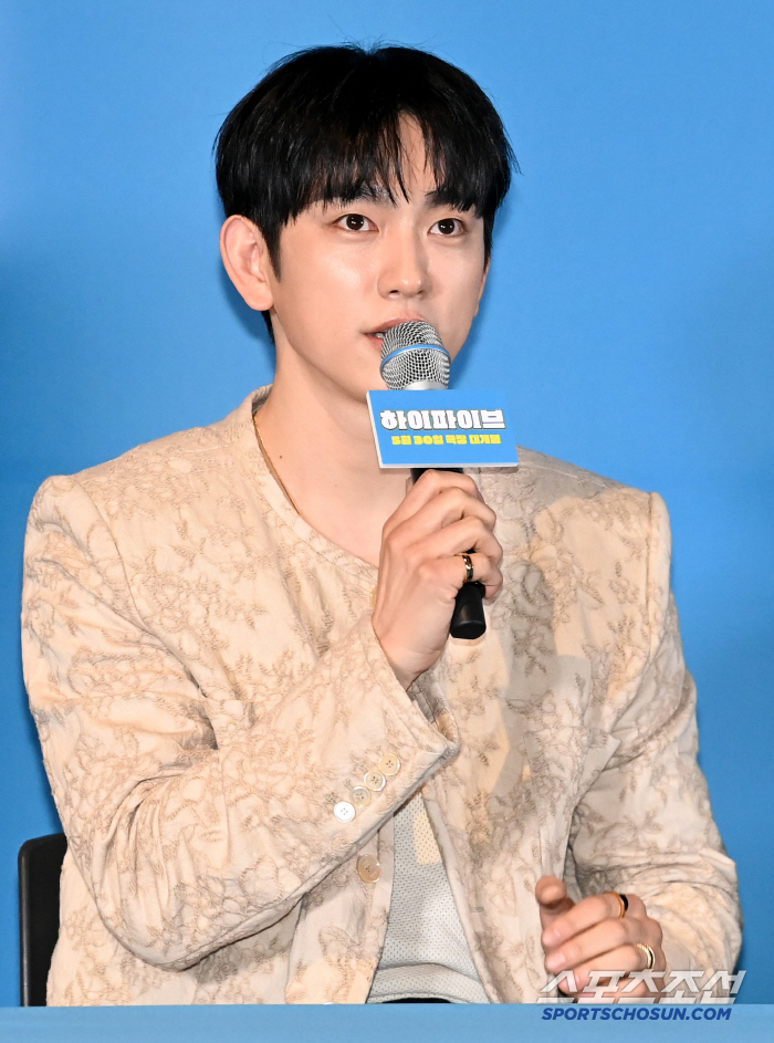 '하이파이브' 박진영 "상체 노출신? 짐승 같은 몸 만들기 위해 노력"