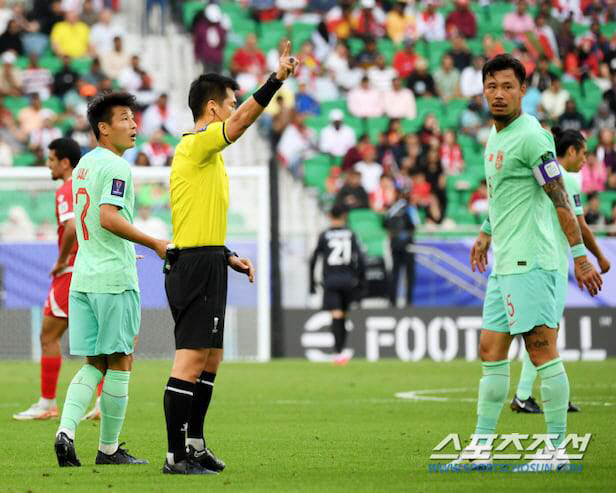 '꼴찌' 중국 24년 만에 월드컵 희망 와르르...中 역사상 최고 에이스…