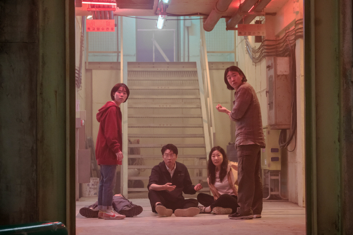[SC리뷰] '하이파이브', 유아인 리스크에 가려지기엔 너무 아까워(종합…