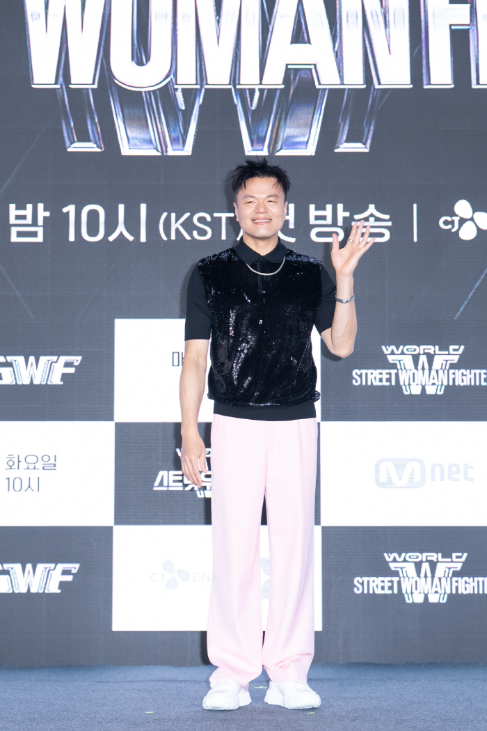 '월드 오브 스우파' 박진영 "서양팀은 압도적 조직력, 동양팀은 상업적"