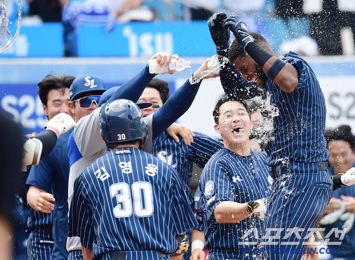 러프, 스미스는 사정권, 나바로도 넘을까? 삼성 역대 최고 외인타자 꿈꾸…