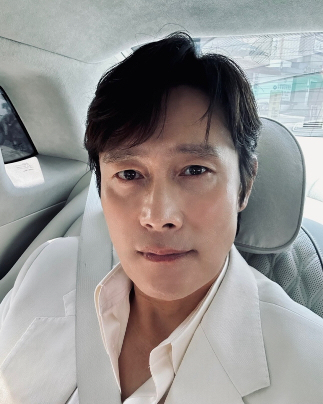 너무 정직한 셀카 남긴 이병헌 “♥이민정한테 잔소리 들을 듯”