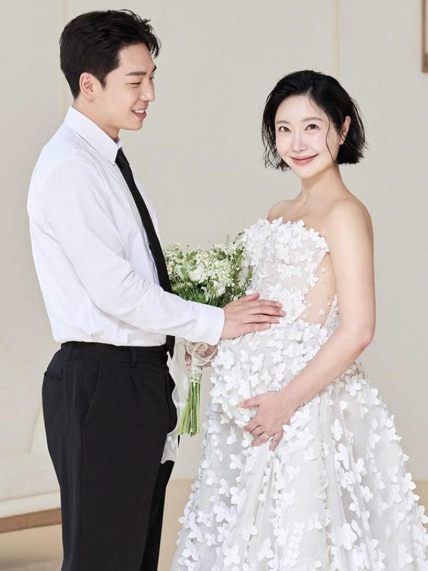 '쌍둥이 임신' 레이디제인, 브라톱만 걸친 만삭 화보..임현태♥와 꿀 떨…