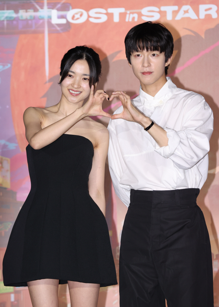 [SC현장] "처음 더빙 도전"…김태리♥홍경 '이 별에 필요한', 애틋 …