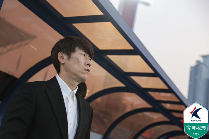 [현장인터뷰]김은중 감독,판정 할많하않? "누가 홈인지 모를 정도...벤…