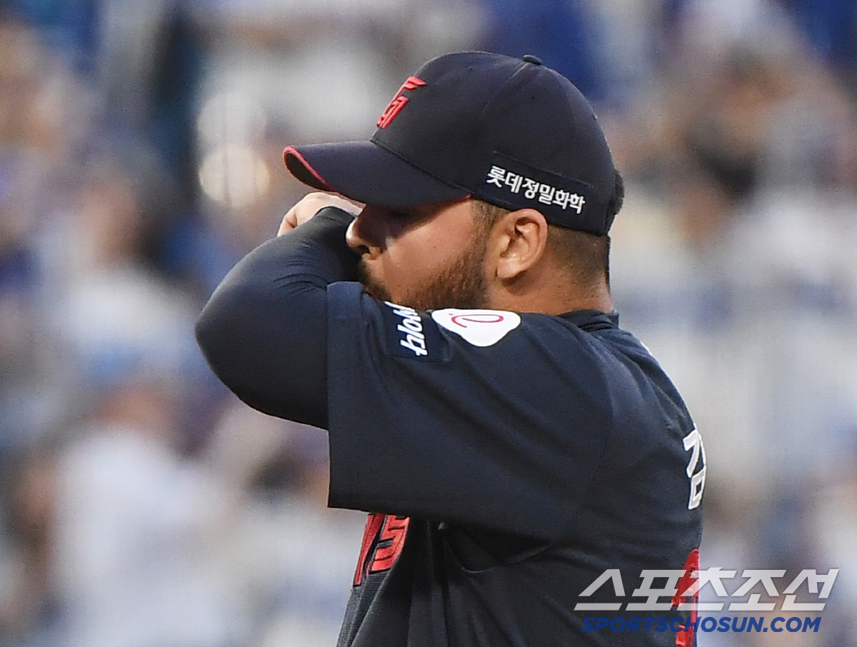 '155㎞ KKKKKKKKK vs 치명적 약점' 두 얼굴의 감보아, 롯데…