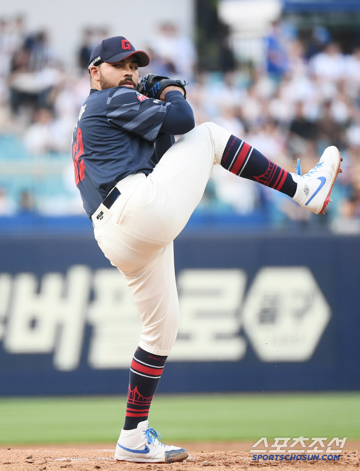 '155㎞ KKKKKKKKK vs 치명적 약점' 두 얼굴의 감보아, 롯데…