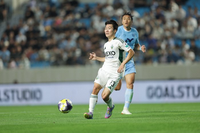 [대구 리뷰]막을 수가 없다…'전진우 1G-1A' 전북 1위 탈환! 김병…