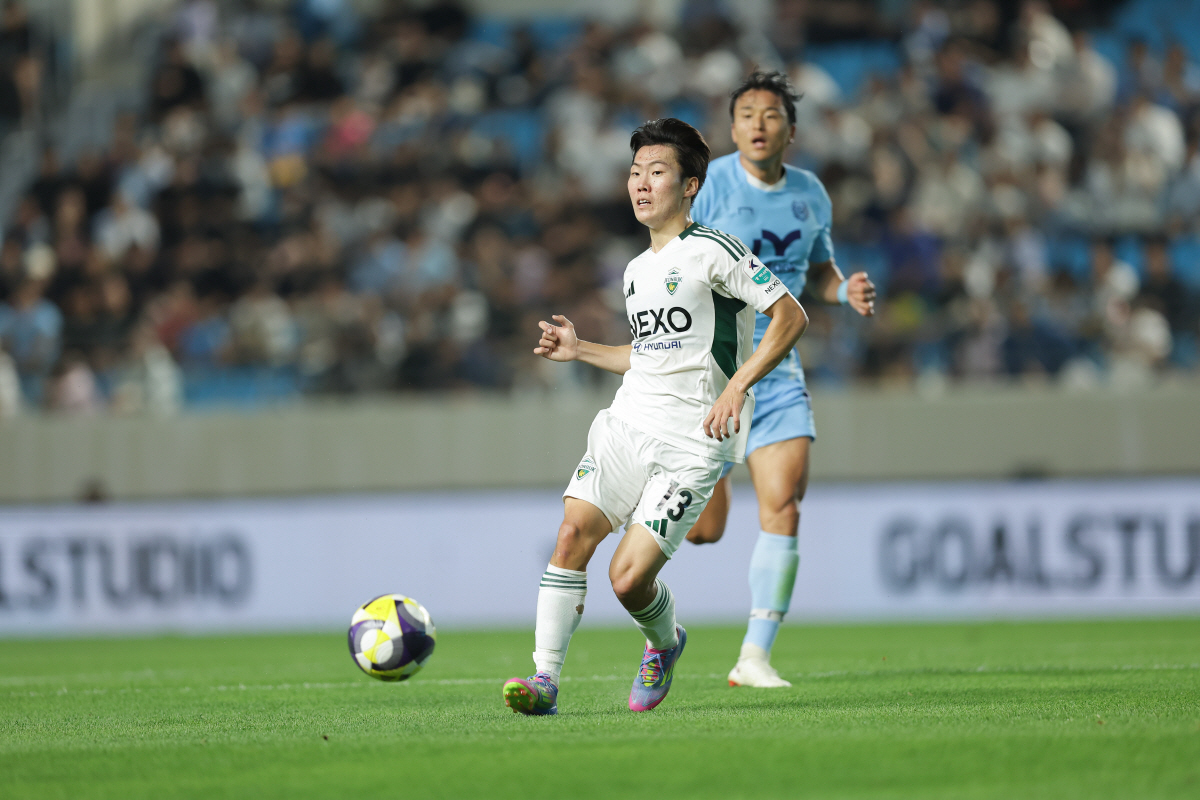 [대구 리뷰]막을 수가 없다…'전진우 1G-1A' 전북 1위 탈환! 김병…